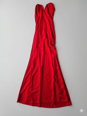 Tfnc London Classic Strapless Red Evening Gown